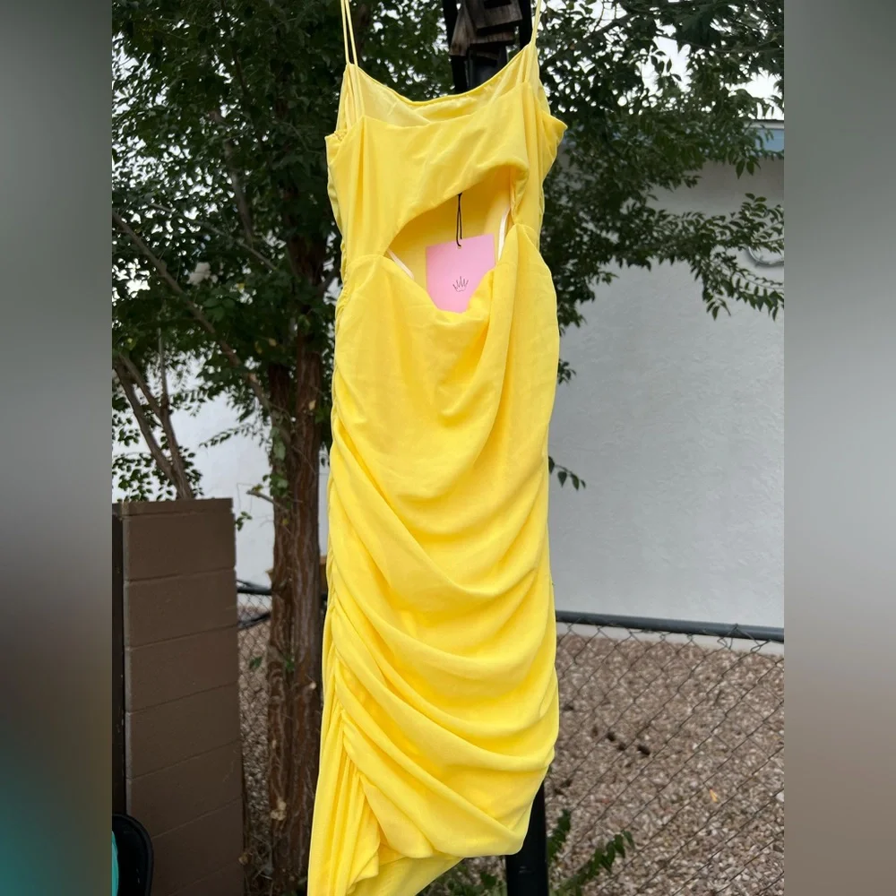 Formal Dress - Picture 2 of 3